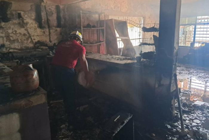 Arde domicilio en Huetamo