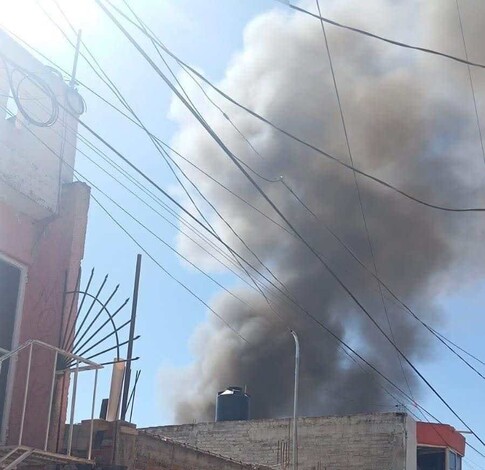 Arde domicilio en la colonia Wenceslao Victoria de Morelia