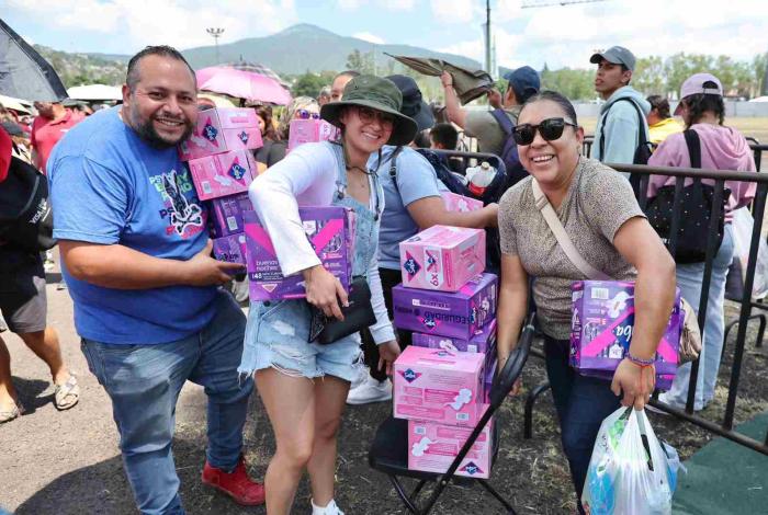 Arranca tercer día de canje para ver a Carín León en el Jalo x las Mujeres