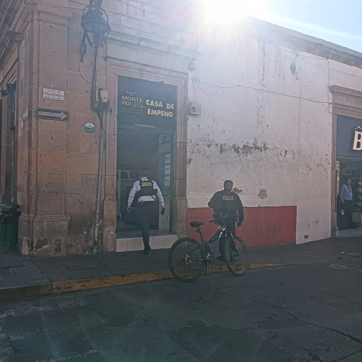 Asaltan casa de empeño en el centro de Morelia
