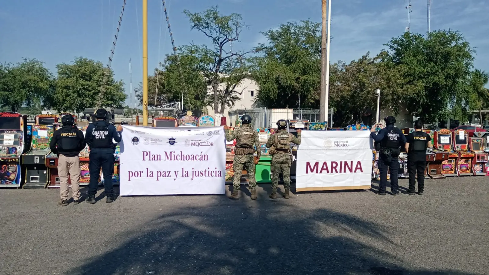 Asegura FGE 98 máquinas tragamonedas en 12 cateos realizados en Lázaro Cárdenas; operaban sin autorización de SEGOB