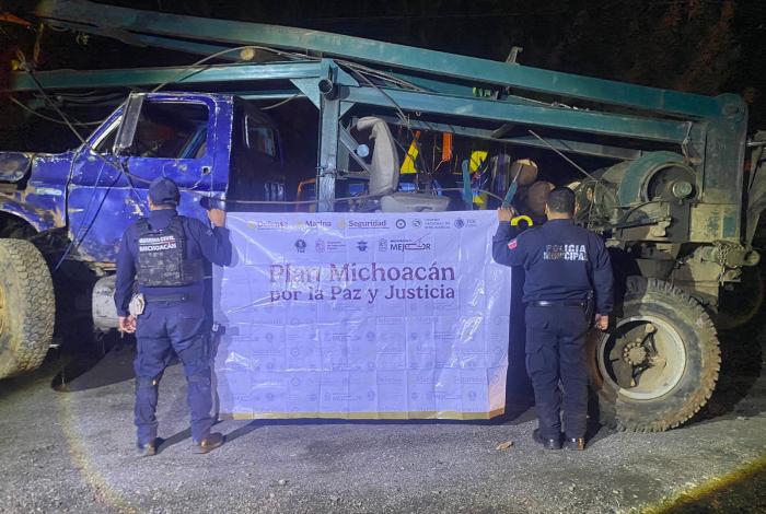 Asegurados 4 vehículos y madera, tras denuncia en Pátzcuaro: SSP