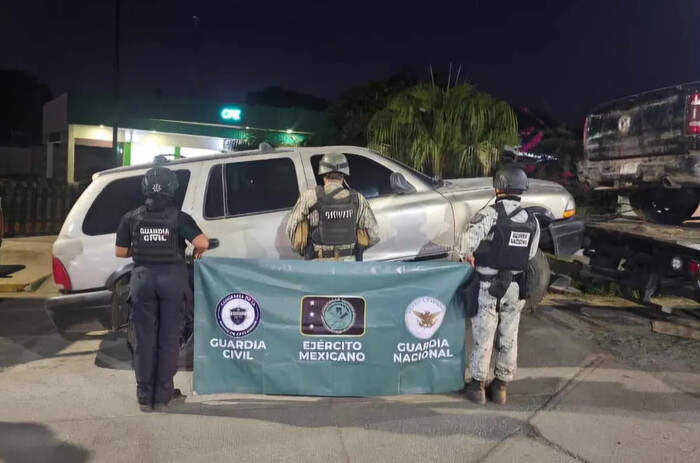 Asegurados 60 explosivos improvisados, cartuchos, 8 camionetas y equipo táctico en operativos en Tierra Caliente