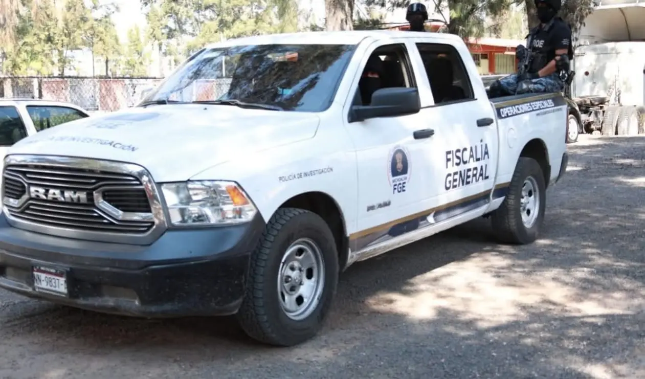 Aseguran drones, armamento, equipo táctico y droga