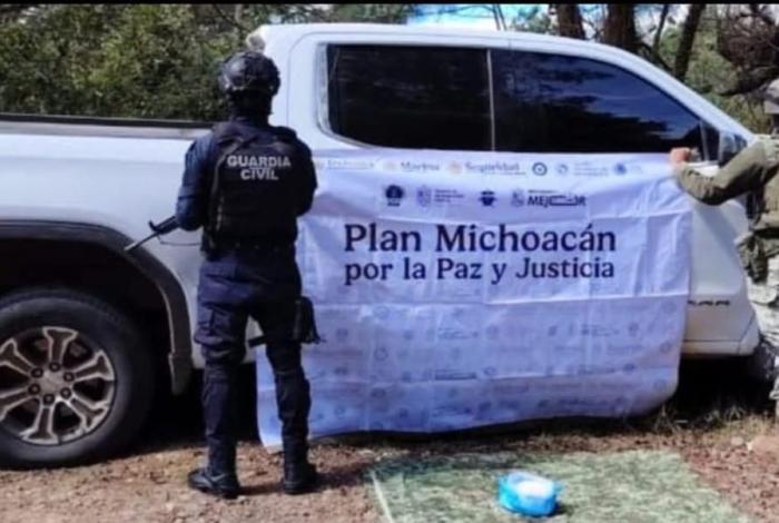 Aseguran una camioneta con dr0ga en Pátzcuaro