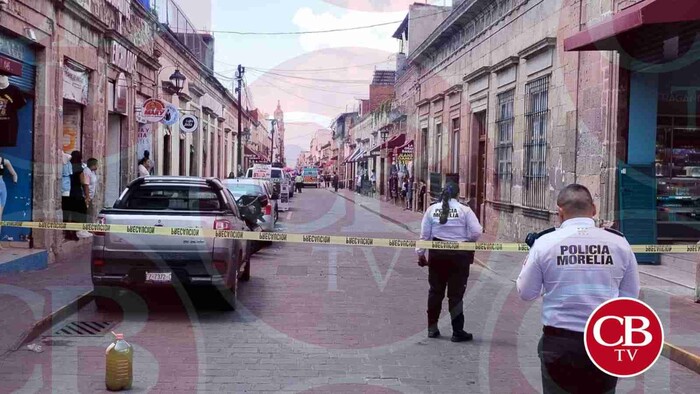 Asesinan a balazos a una persona en el centro de Morelia