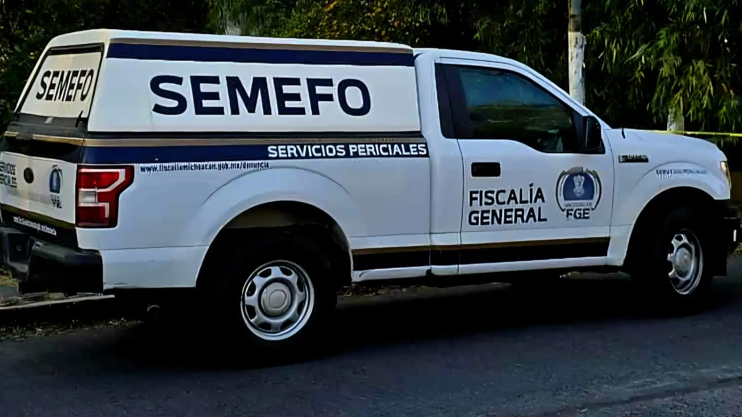 Asesinan a pareja en panteón de Parácuaro