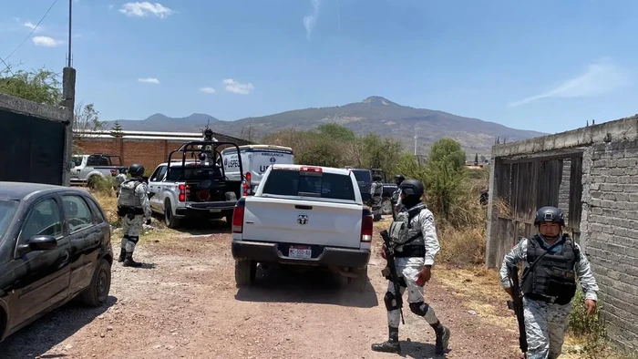 Asesinan a pareja y los abandonan al oriente de Morelia