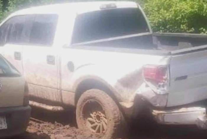 Asesinan a un hombre al interior de su vehículo en Charo