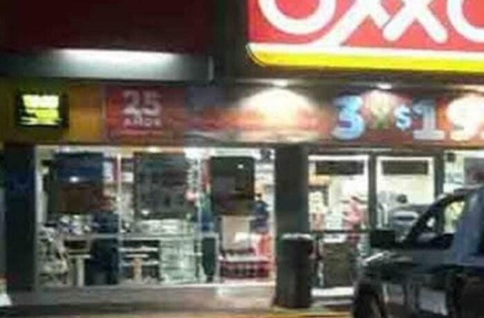 Asesinan a un hombre en estacionamiento de un Oxxo