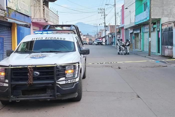 Atacan a balazos a un hombre al interior de una tortillería en Uruapan