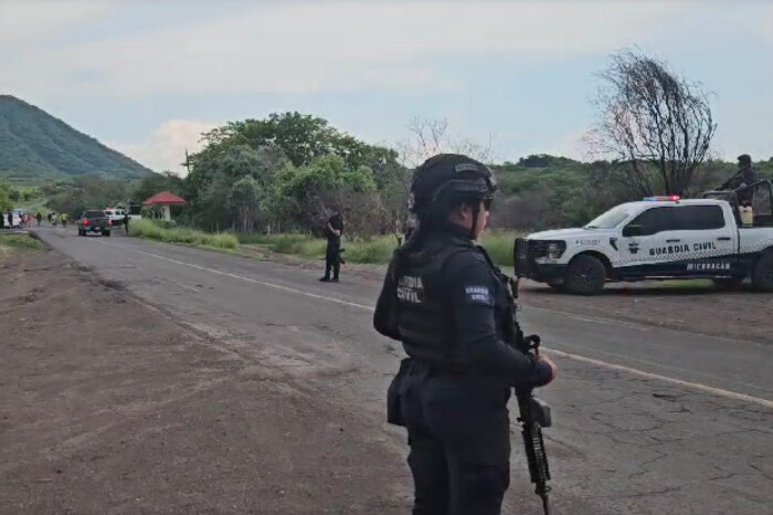 Atacan con un explosivo a agentes de la Policía Municipal de Buenavista