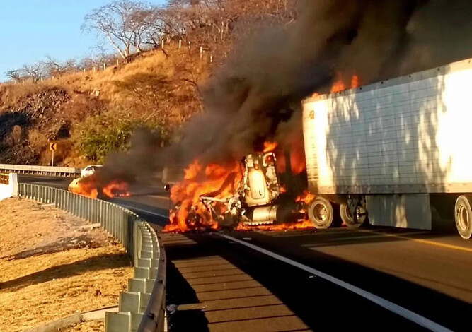 Ataque armado a la Guardia Nacional en Tanhuato y Yurécuaro, en Michoacán, deja bloqueos, quema de vehículos  y heridos