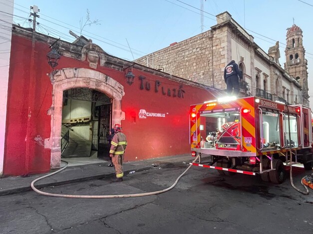 Atiende Bomberos municipales y Policía Morelia incendio en local