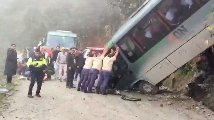 Autobús con turistas mexicanos se vuelca en Machu Picchu, Perú