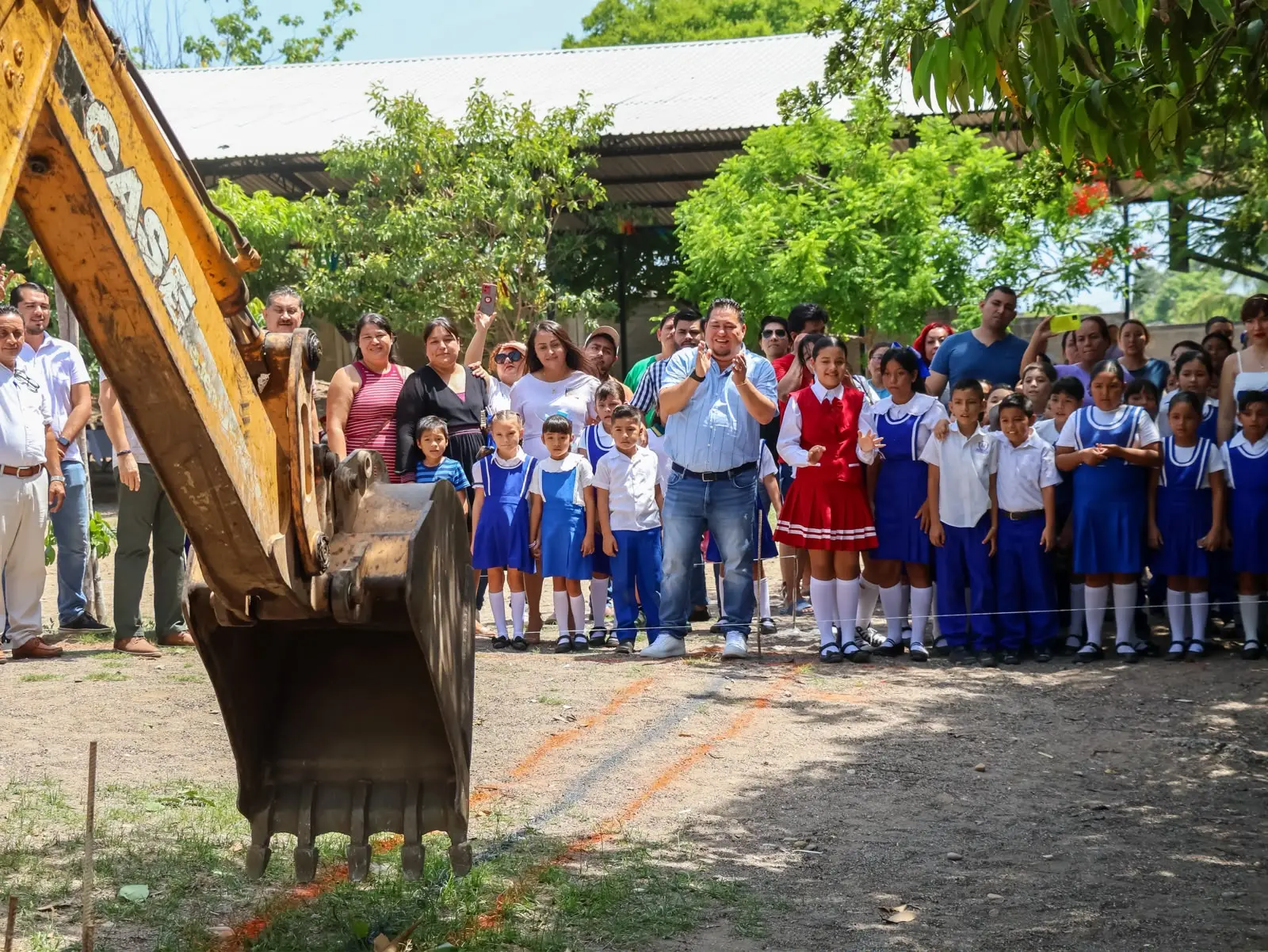Autoridades Arrancan Construcción de Aula en Esc. Prim. Rural “Naciones Unidas”