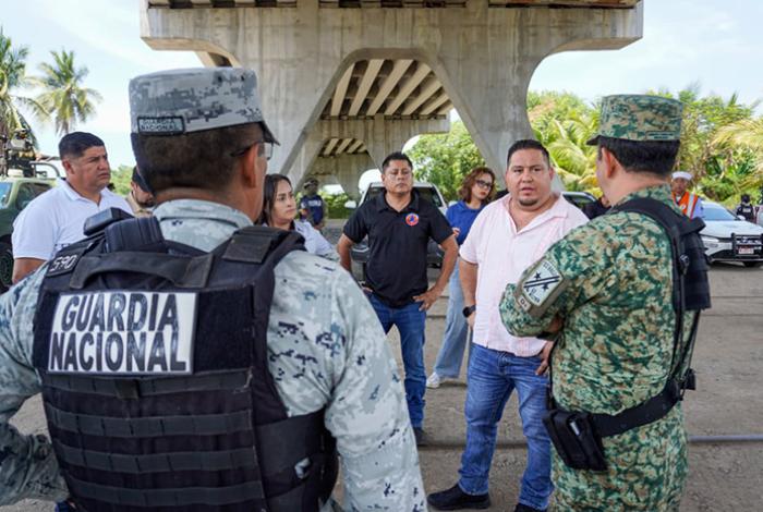 Autoridades locales y federales supervisan puntos de riesgo por lluvias en Lázaro Cárdenas