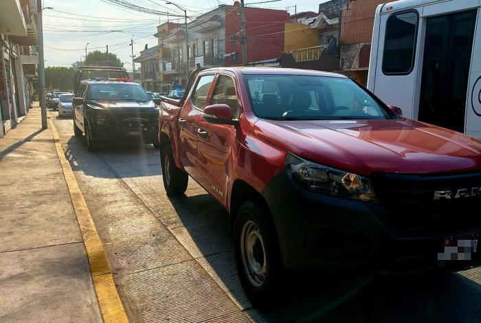 Autoridades recuperan camioneta robada con lujo de violencia en Uruapan