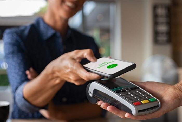 Autoridades y banca en México urgen a acelerar la digitalización de pagos en el país