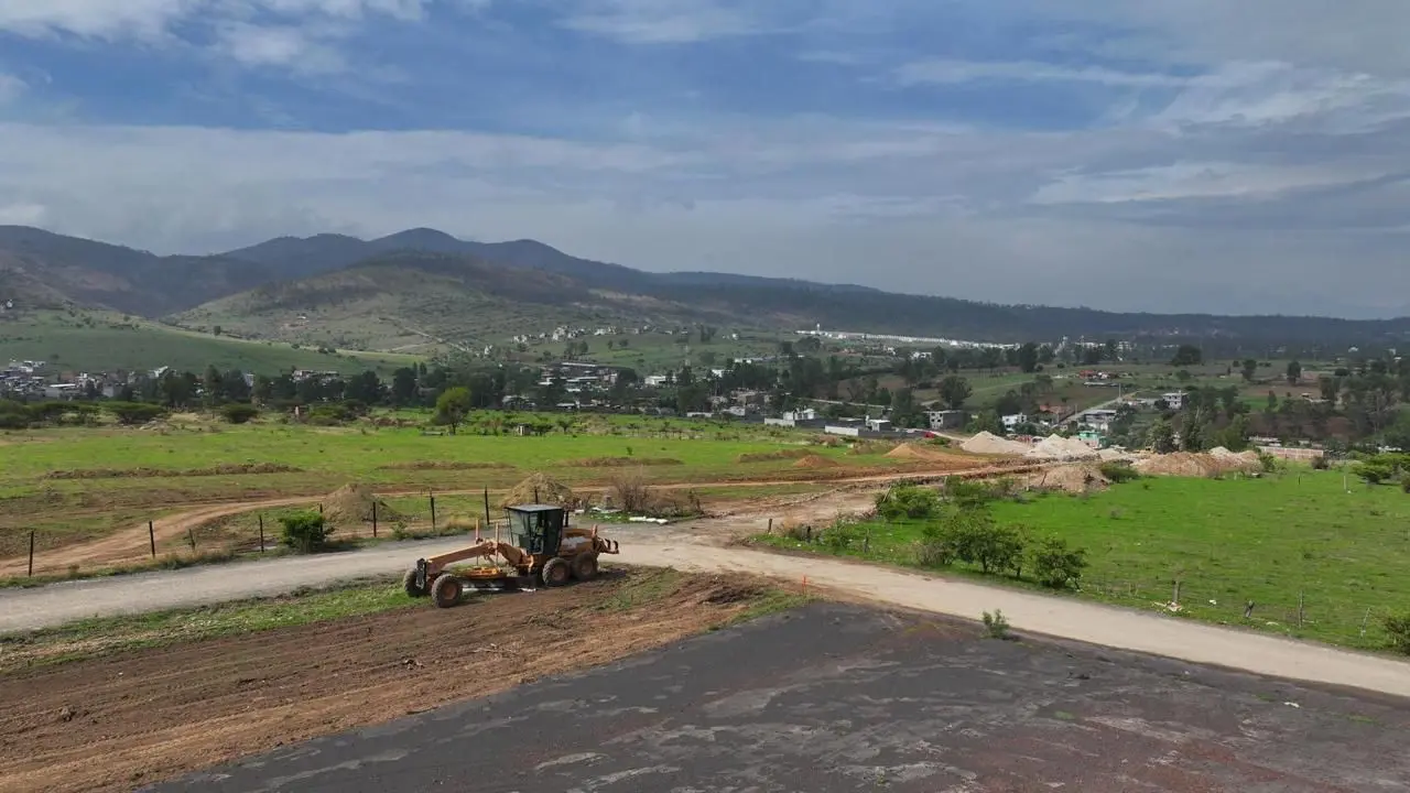 Av. Amalia Solórzano se amplía para conectar a tenencias de Jesús del Monte, Santa María y Morelos: Bedolla