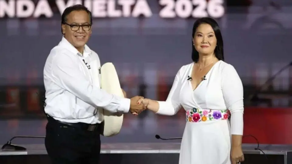 Aventaja con la mínima diferencia Roberto Sánchez en las elecciones de Perú