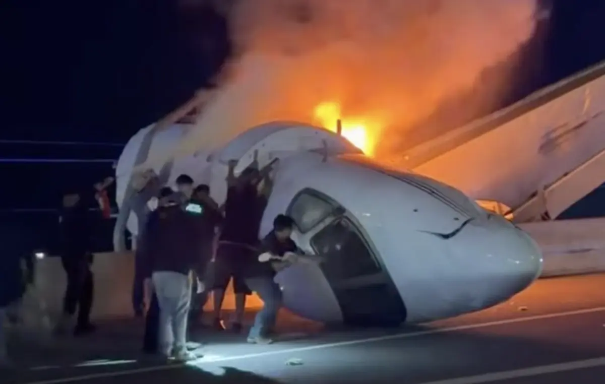 Avioneta se estrella en carretera de Laredo, Texas; deja un muerto