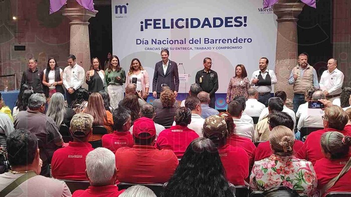 Ayuntamiento conmemora a barrenderos de Morelia