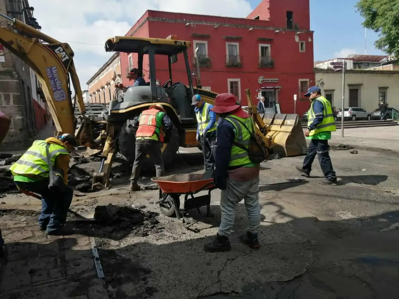 Ayuntamiento de Morelia intensifica trabajos de bacheo en el Centro Histórico