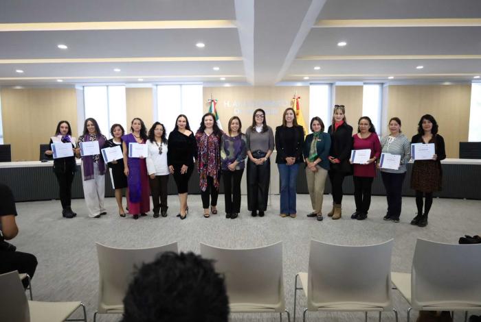 Ayuntamiento reconoce a morelianas que concluyeron el programa “Morelia Emprende”