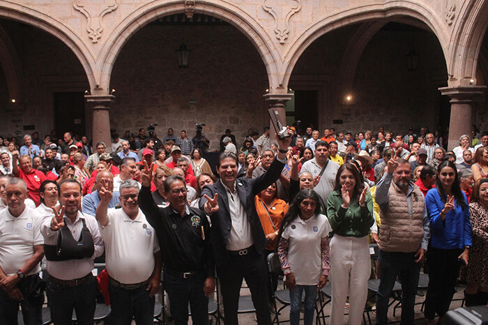 Ayuntamniento de Morelia conmemora el Día del Barrendero y reconoce labor de estos trabajadores