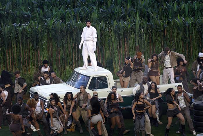 Bad Bunny "resignificó" el ‘God Bless América’ para México ante el "odio" de Trump