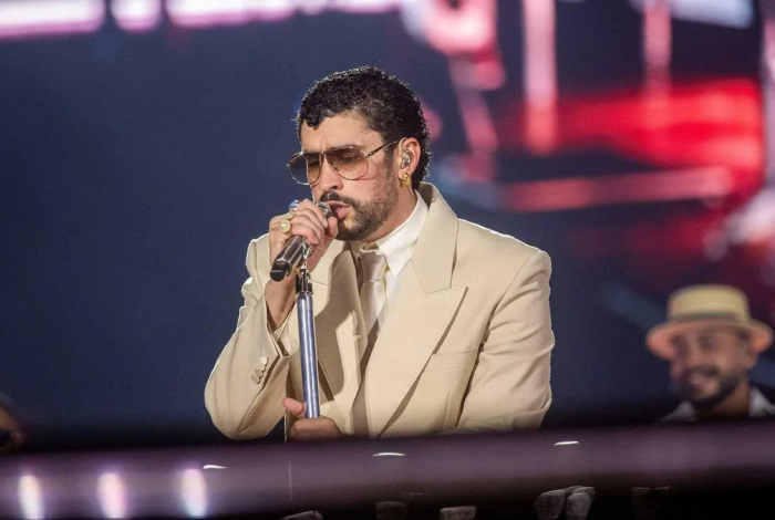 Bad Bunny sorprende con  celebridades en su segundo concierto en CDMX
