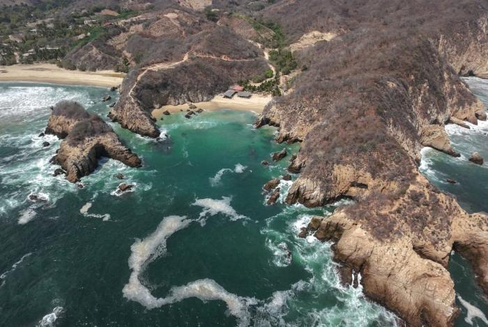 Bajo el calor de la costa, Candelaria le da sabor a la Playa del Amor