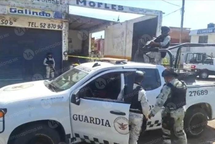 Bal3an a trabajador de taller de mofles en Uruapan