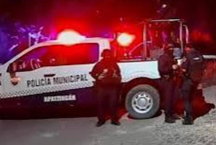 Bal3an a una mujer en calles de Apatzingán