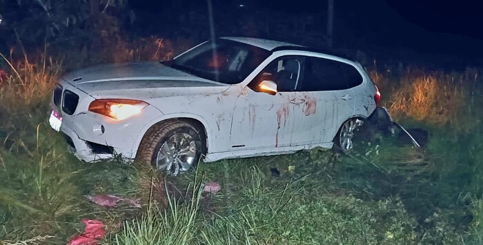 Balacean a mujer cuando manejaba su auto de lujo