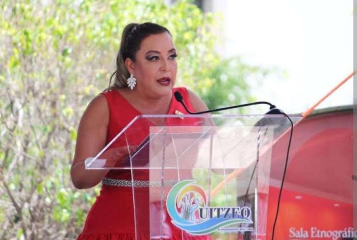 Balean a alcaldesa de Cuitzeo y a sus 2 escoltas en un restaurante