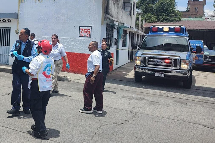 Balean a dos hombres dentro de un taller cerca de la Monumental, en Morelia