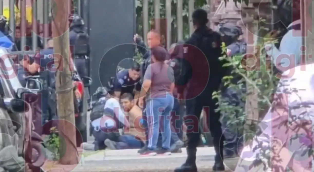 Balean a taquero afuera de una iglesia de Zamora