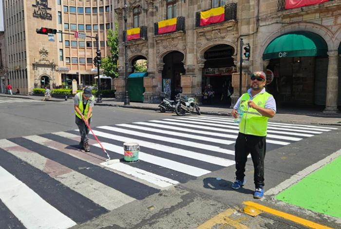 Balizan la avenida Madero previo a los festejos por 485 aniversario de Morelia
