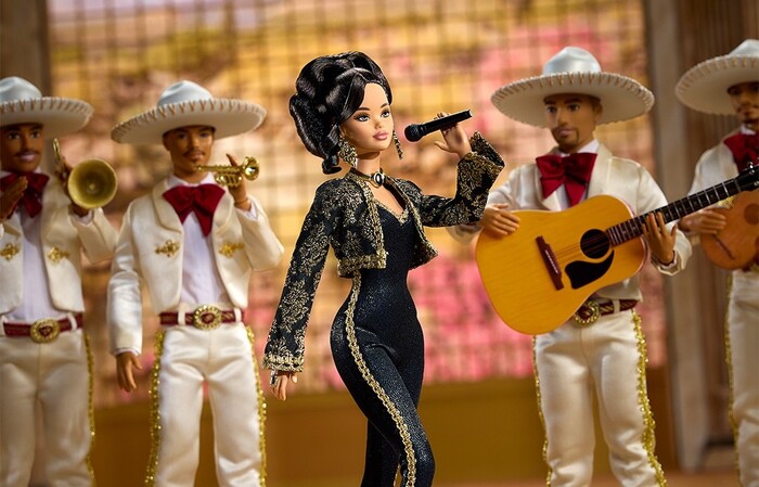 Barbie rinde homenaje a Juan Gabriel con nueva muñeca de colección