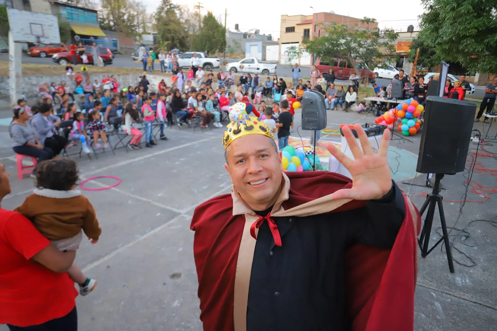 Barragán convierte plazas y colonias en espacios de paz con la tradicional rosca de Reyes de Magos