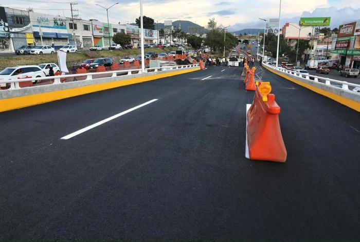 Bedolla abre circulación del puente sur del Paso Eréndira