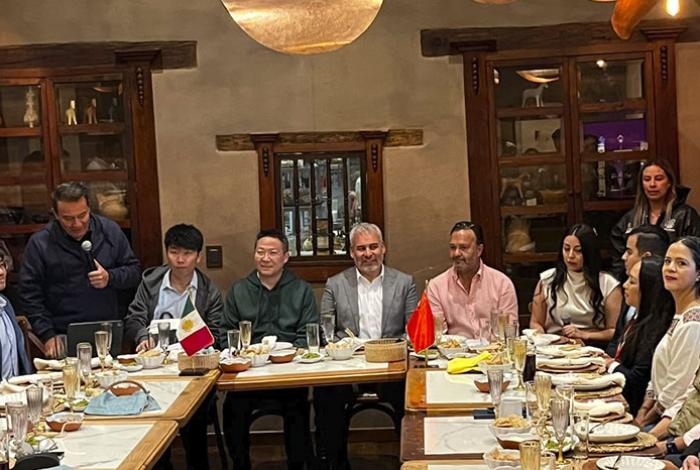 Bedolla impulsa hermanamiento turístico y cultural entre Michoacán y Shandong, China