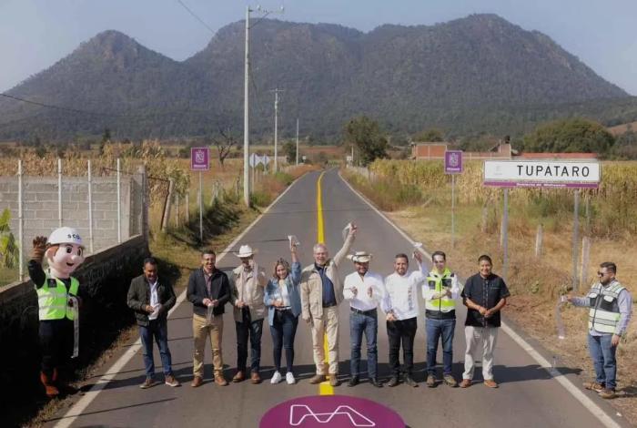 Bedolla inaugura el libramiento Tupátaro-Cuanajo para impulsar el turismo y el comercio artesanal