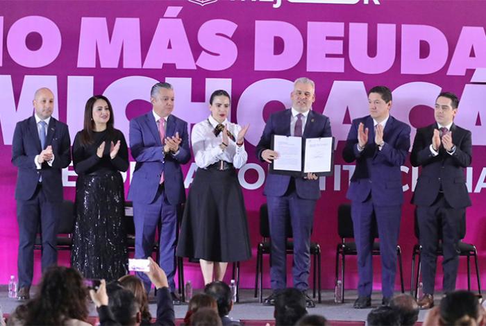 Bedolla presenta reforma constitucional que prohíbe contratar deuda pública “irresponsable”