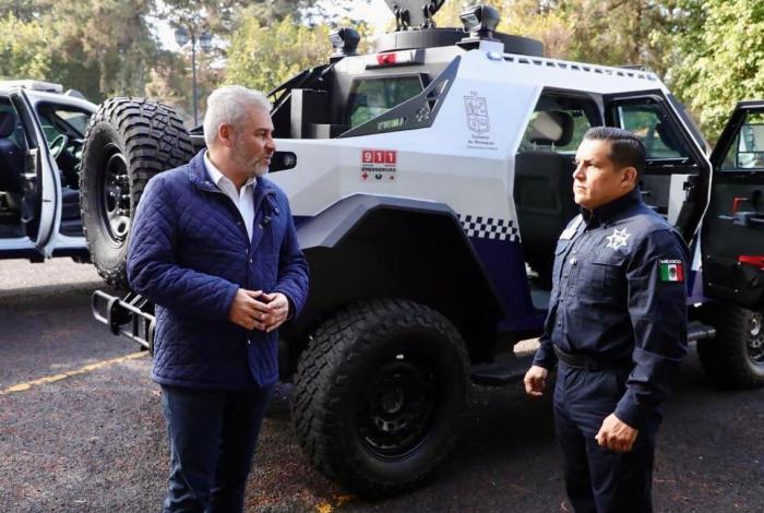 Bedolla refuerza combate al crimen con nuevos vehículos blindados