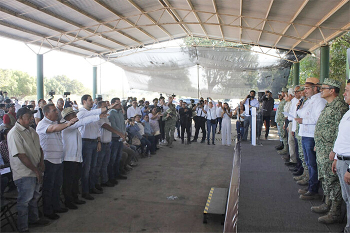 Bedolla toma protesta al Consejo Regulador del Limón; llama a unidad del sector