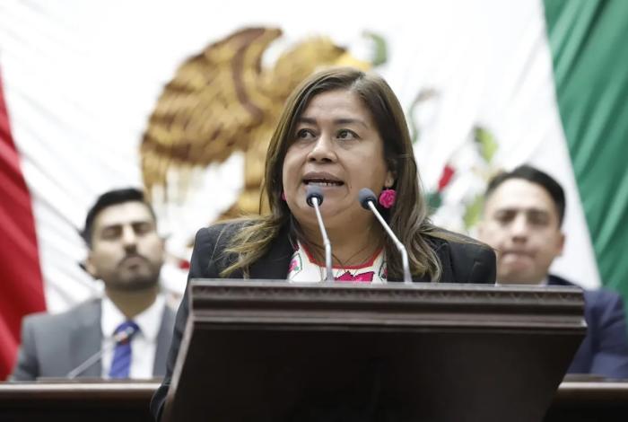 Belinda Iturbide propone conmemorar a Cuca García cada 17 de octubre