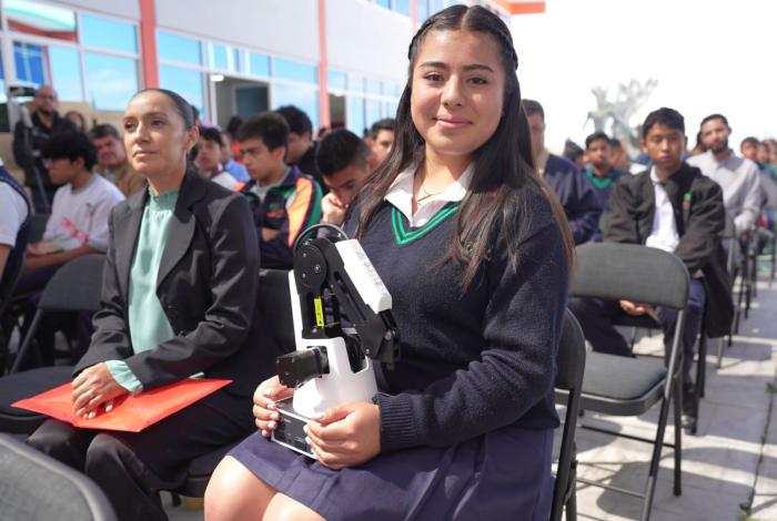 Beneficia Cecytem a más de 10 mil estudiantes con equipo de robótica